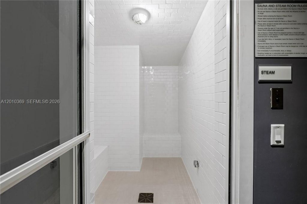 1300 Brickell Bay Dr , Unit 2808, Miami, FL 33131 Photo