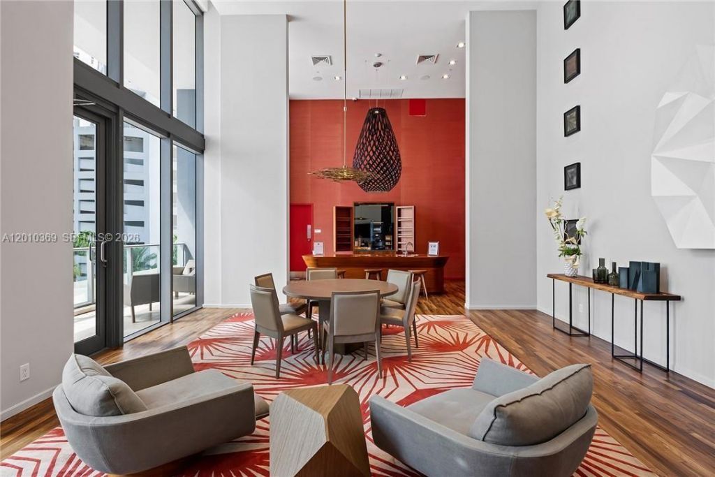 1300 Brickell Bay Dr , Unit 2808, Miami, FL 33131 Photo