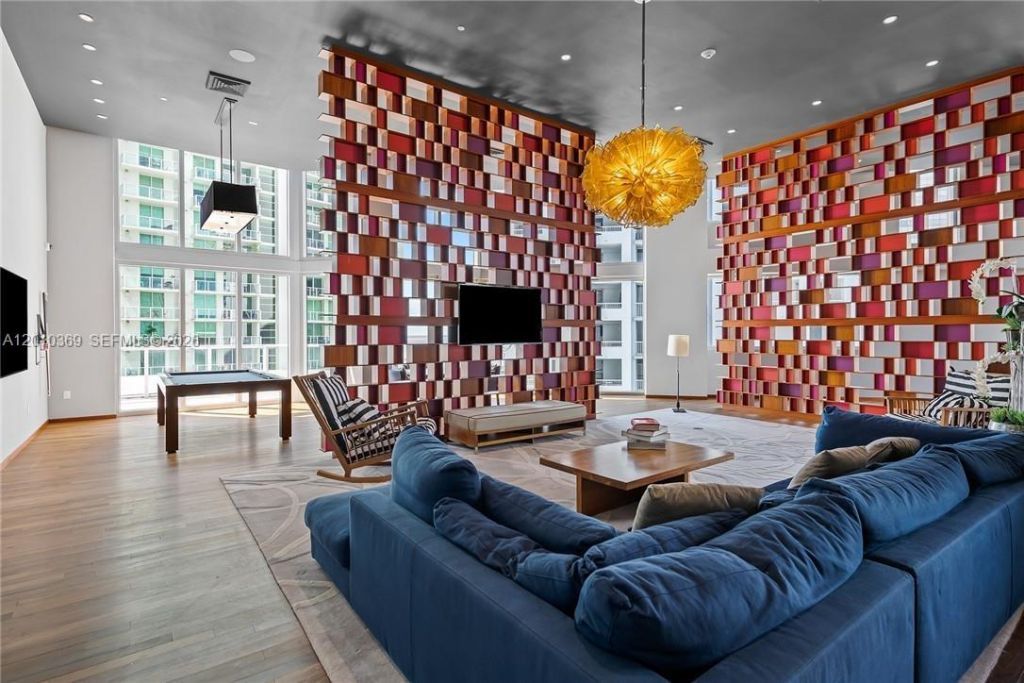 1300 Brickell Bay Dr , Unit 2808, Miami, FL 33131 Photo