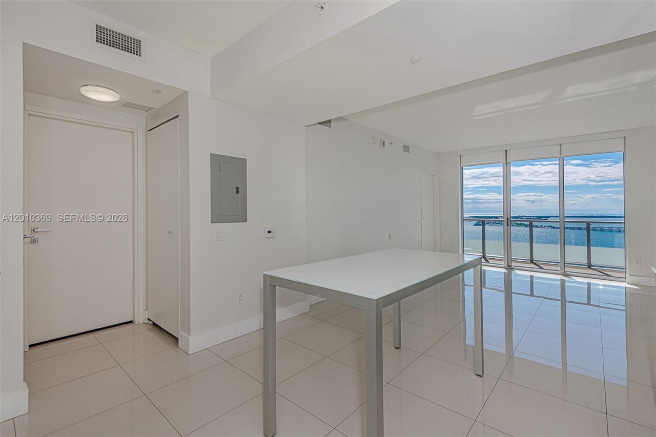 1300 Brickell Bay Dr , Unit 2808, Miami, FL 33131 Photo