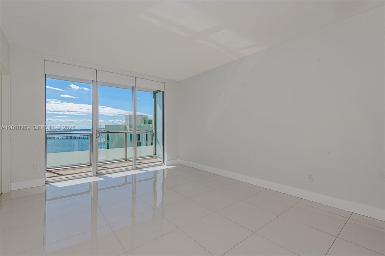 1300 Brickell Bay Dr , Unit 2808, Miami, FL 33131 Photo