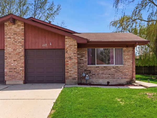 117 Virginia Court , Streamwood, IL 60107