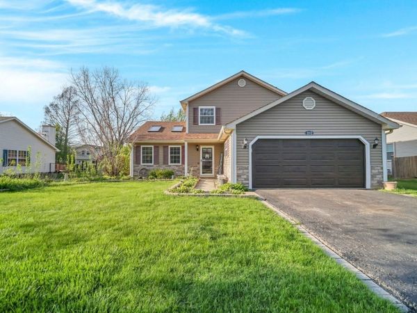 1112 Pheasant Trail , Carol Stream, IL 60188
