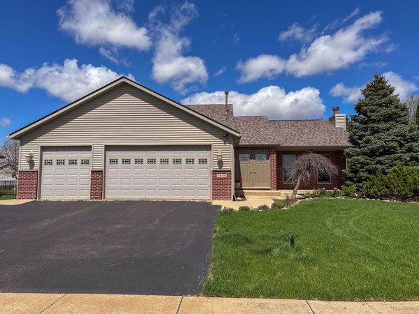 2535 Mary Street , Belvidere, IL 61008