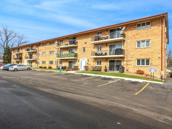 9430 Greenbriar Drive , Unit 2H, Hickory Hills, IL 60457