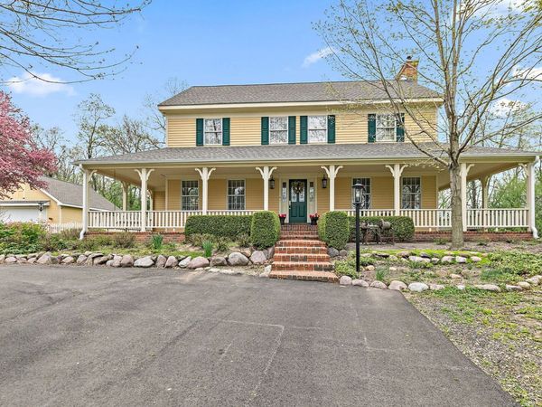 309 Three Oaks Road , Cary, IL 60013