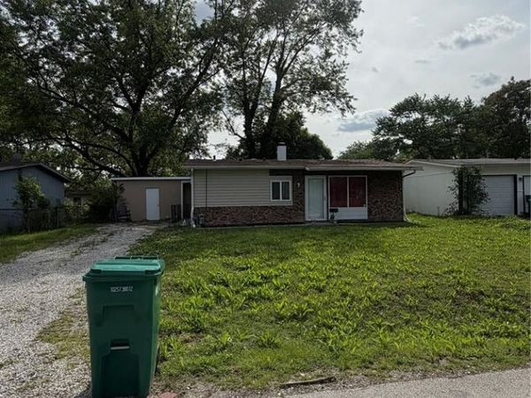1116 Saint Helena Drive , Cahokia, IL 62206