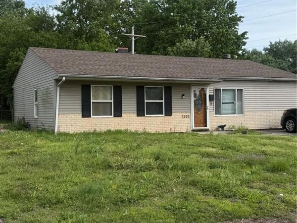 1102 Saint Clement Drive , Cahokia, IL 62206