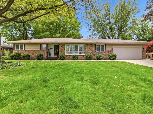 216 Walnut Drive, Gas City, IN 46933