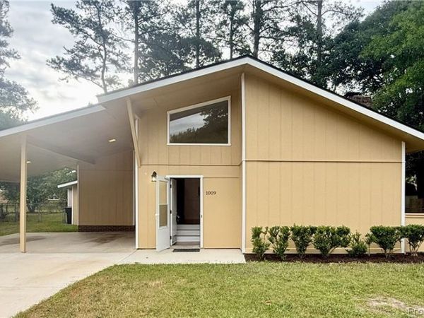 1009 Louisburg Place, Fayetteville, NC 28311