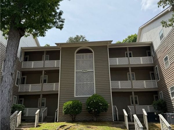 6792 Willowbrook Drive, Unit 16, Fayetteville, NC 28314