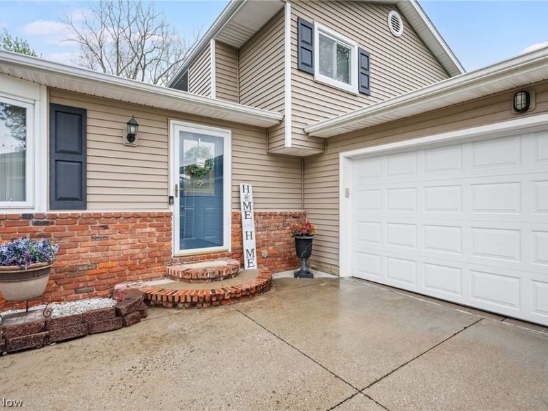 12052 Wood Oval, North Royalton, OH 44133 Photo 3