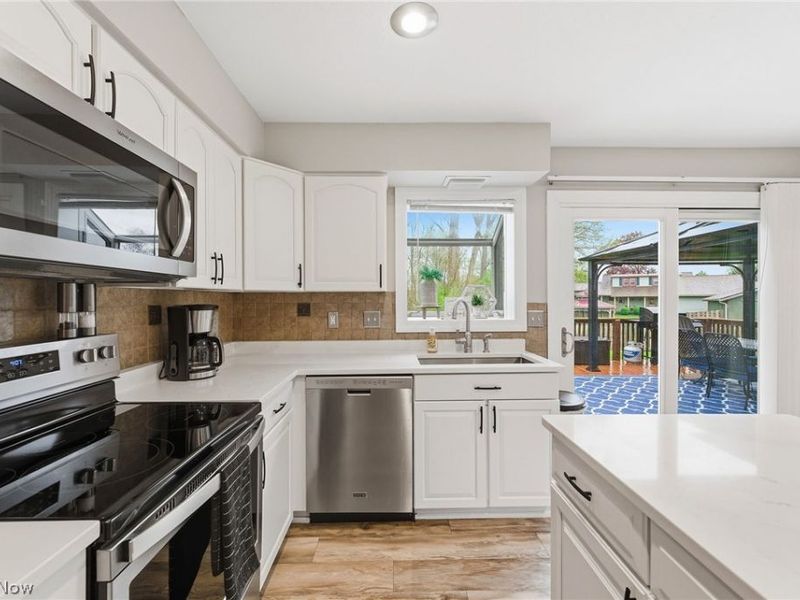 12052 Wood Oval, North Royalton, OH 44133 Photo 8