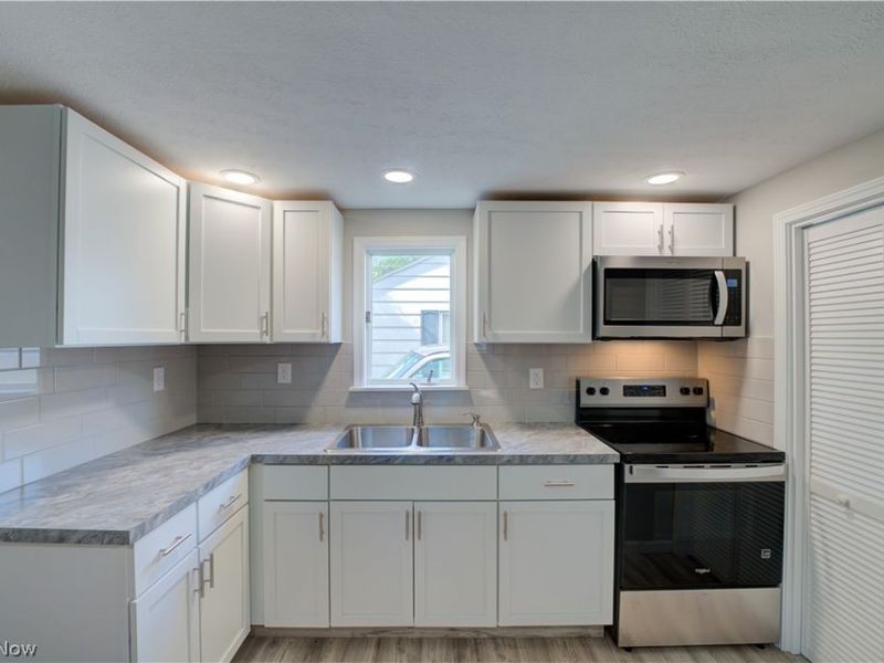 357 Erie Road , Vermilion, OH 44089 Photo 10