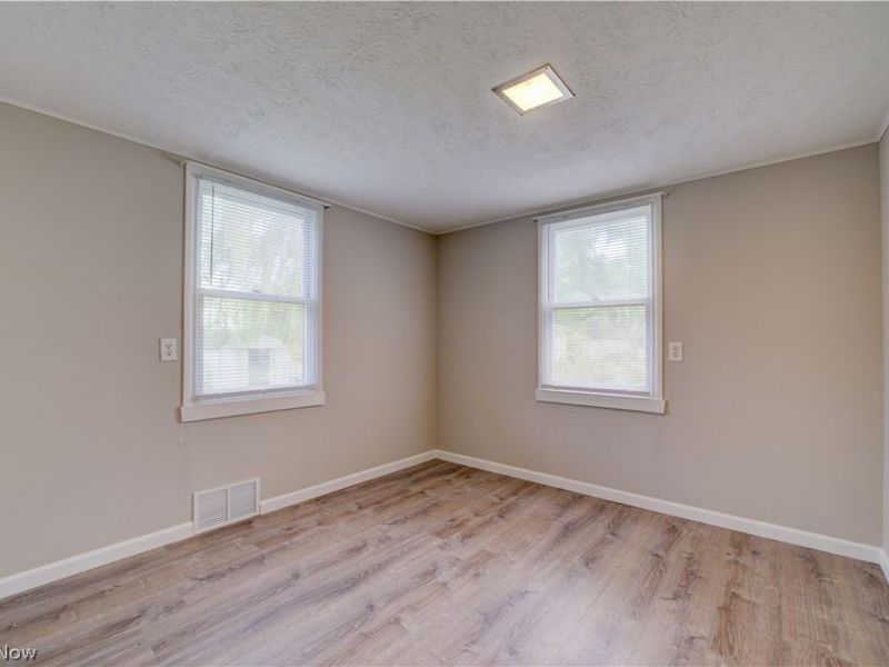 357 Erie Road , Vermilion, OH 44089 Photo 13