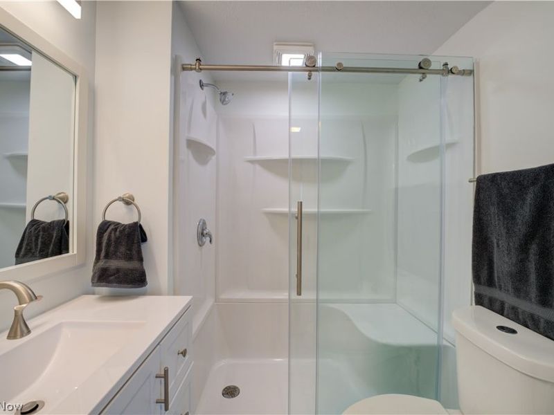 357 Erie Road , Vermilion, OH 44089 Photo 14