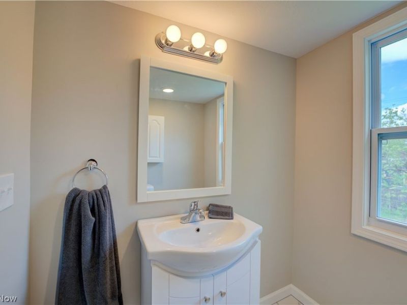 357 Erie Road , Vermilion, OH 44089 Photo 24