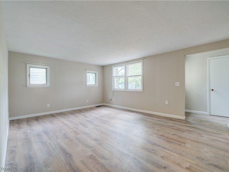 357 Erie Road , Vermilion, OH 44089 Photo 3