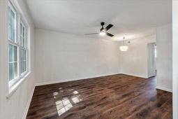 12 Grove Street photo 4