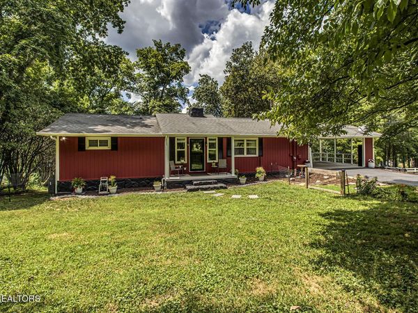 2163 Sugar Grove Valley Rd, Harriman, TN 37748