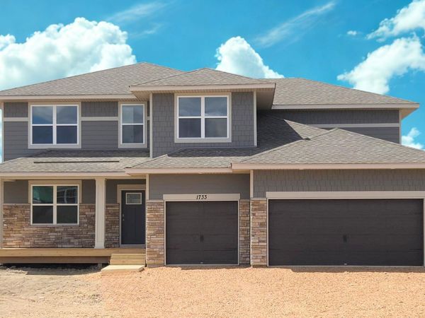 1733 Oak Creek Pass, Chaska, MN 55318