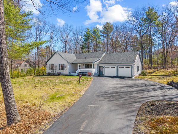 33 Ambrose Circle, Gray, ME 04039