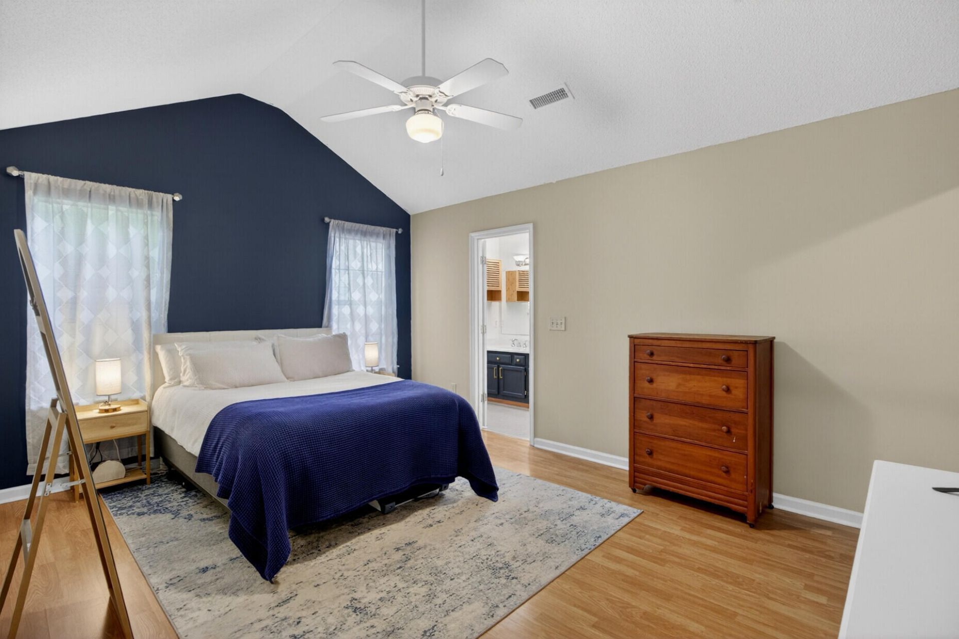 470 Cessna Avenue Photo 12