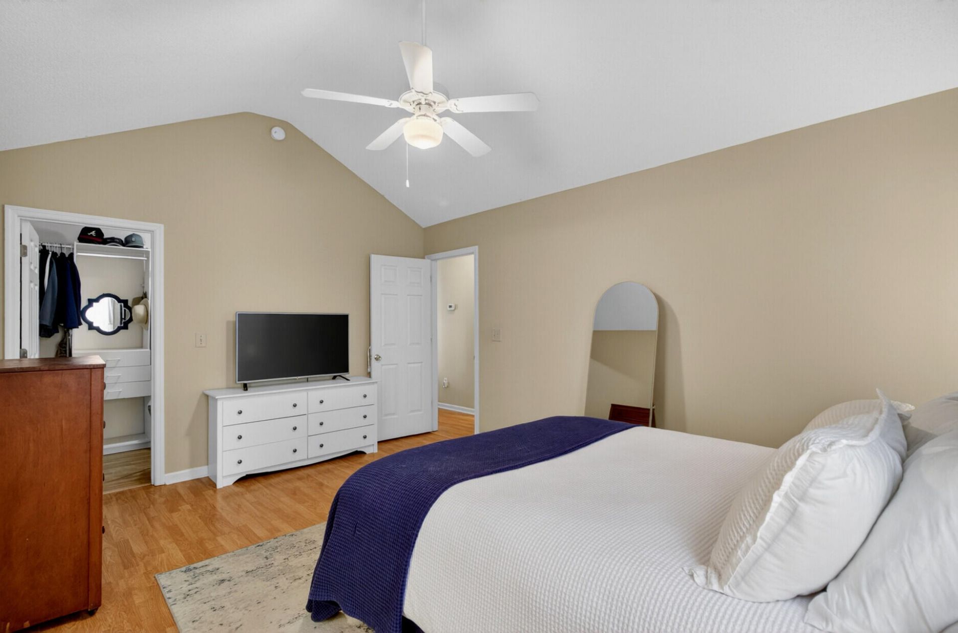 470 Cessna Avenue Photo 13