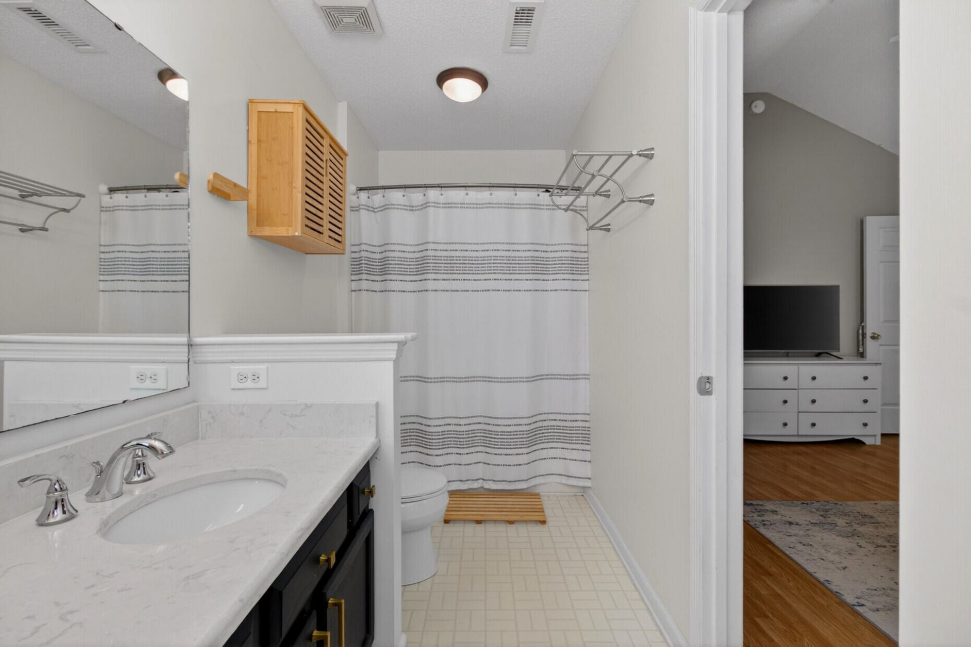 470 Cessna Avenue Photo 16