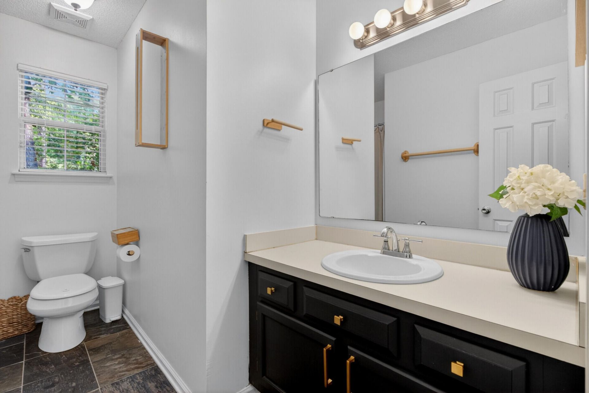 470 Cessna Avenue Photo 18