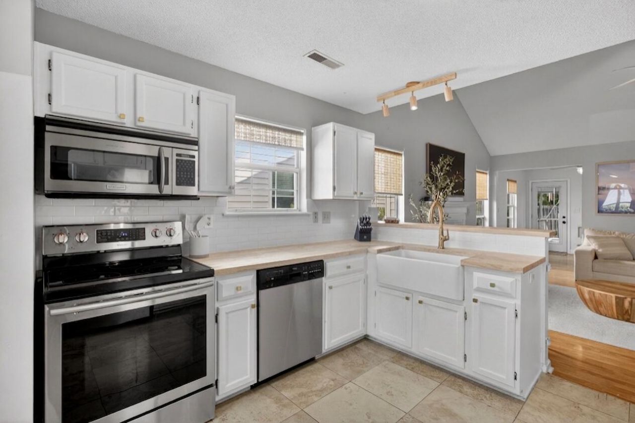 470 Cessna Avenue Photo 8