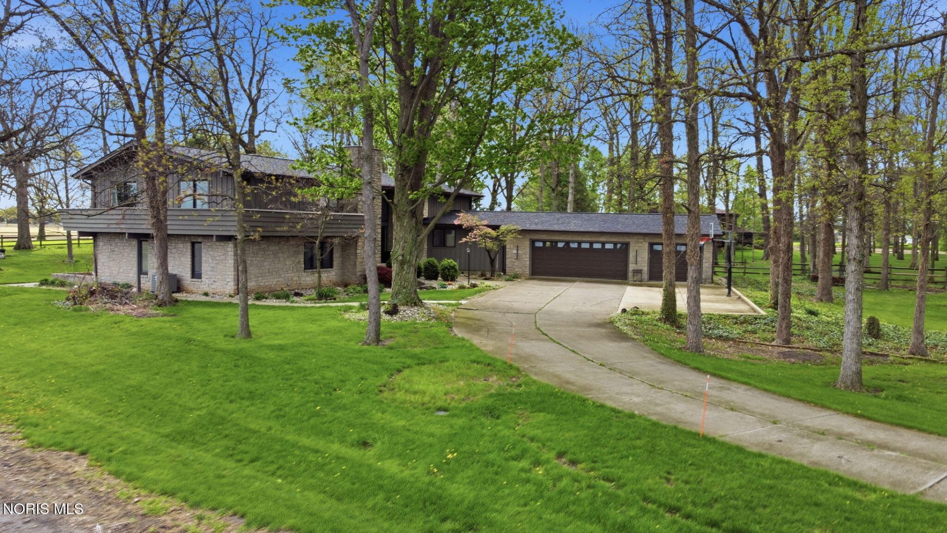 16620 Mitchell Road , Bowling Green, OH 43402 Main Photo