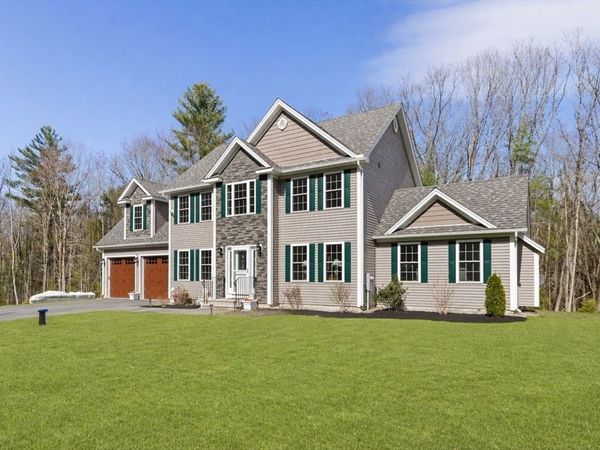 526 Hubbardston Rd, Templeton, MA 01468