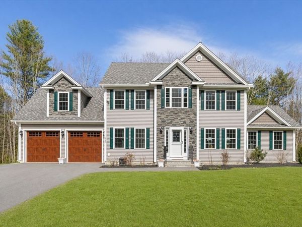 526 Hubbardston Rd, Templeton, MA 01468