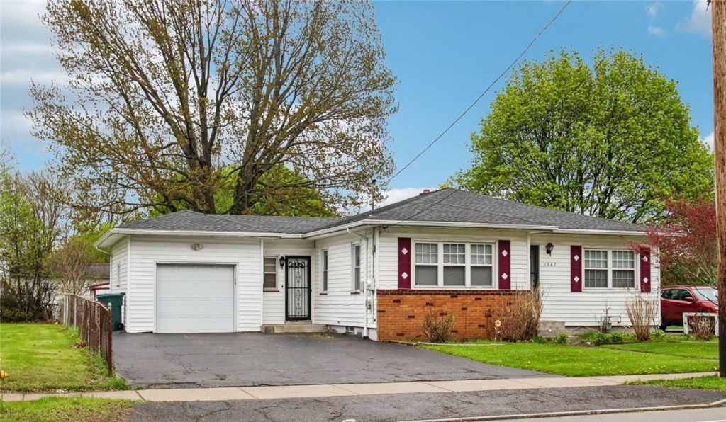 1542 N Goodman Street, Rochester, NY 14609 Main Photo