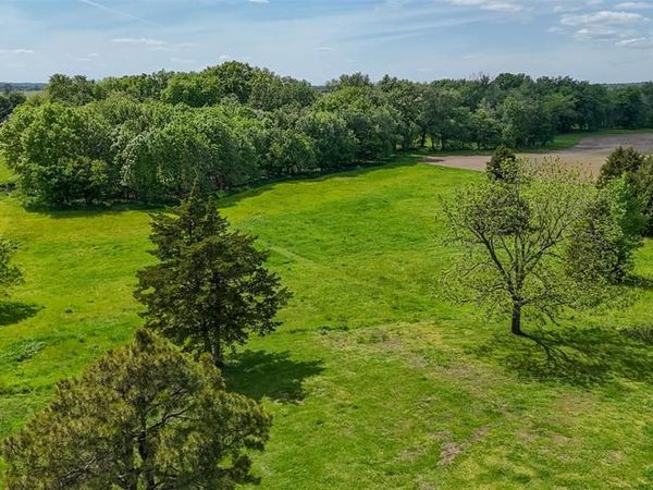 105 Roy Road , Vergennes, IL 62994