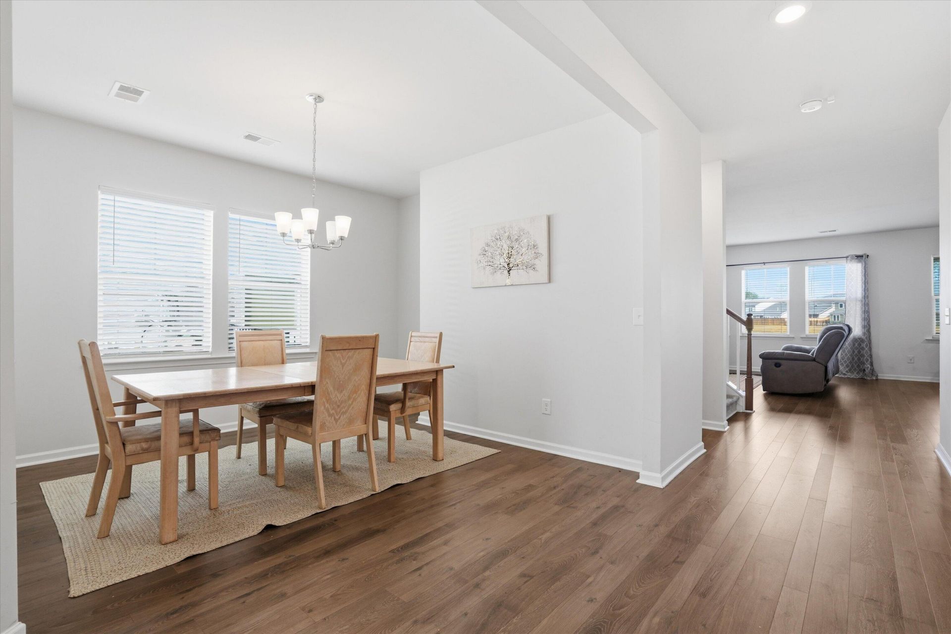 608 Macintyre Circle Photo 10