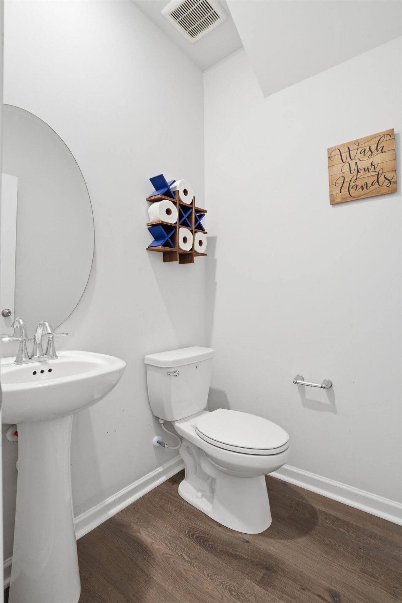 608 Macintyre Circle Photo 12