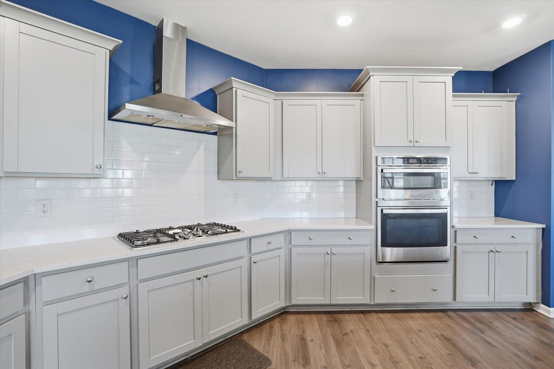 608 Macintyre Circle Photo 21