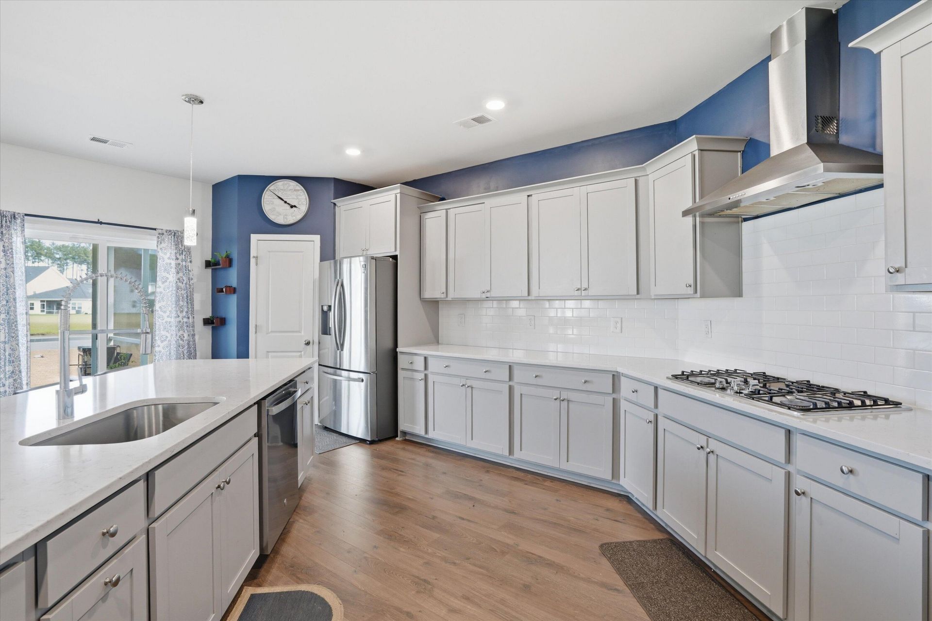 608 Macintyre Circle Photo 22