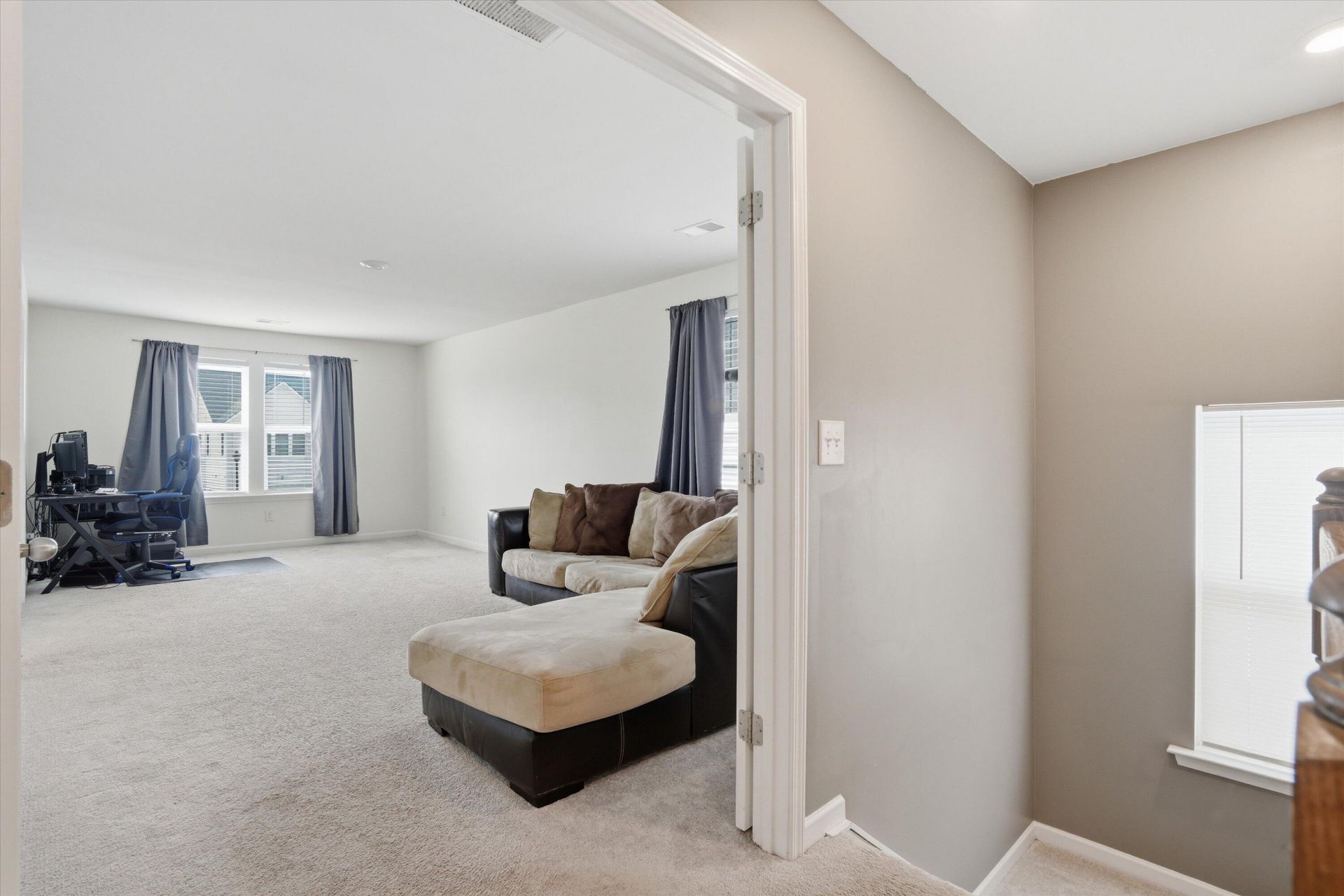 608 Macintyre Circle Photo 24