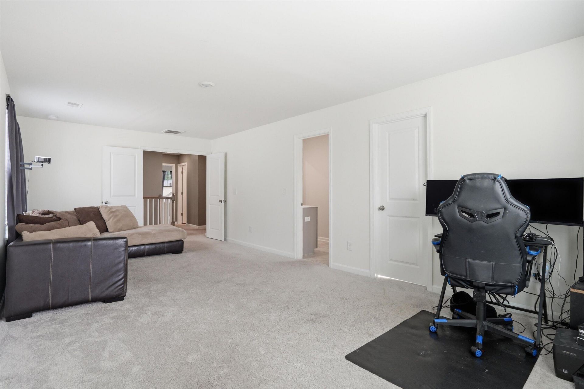 608 Macintyre Circle Photo 26