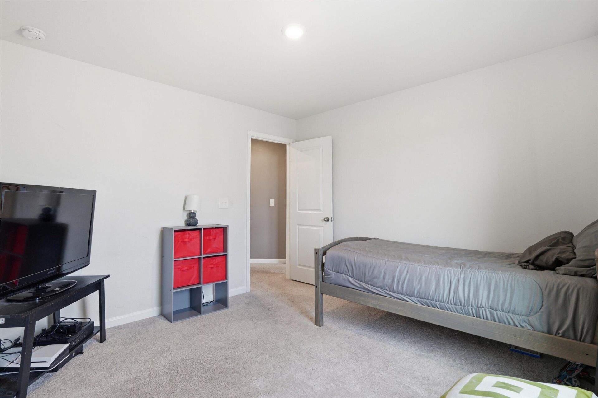 608 Macintyre Circle Photo 30