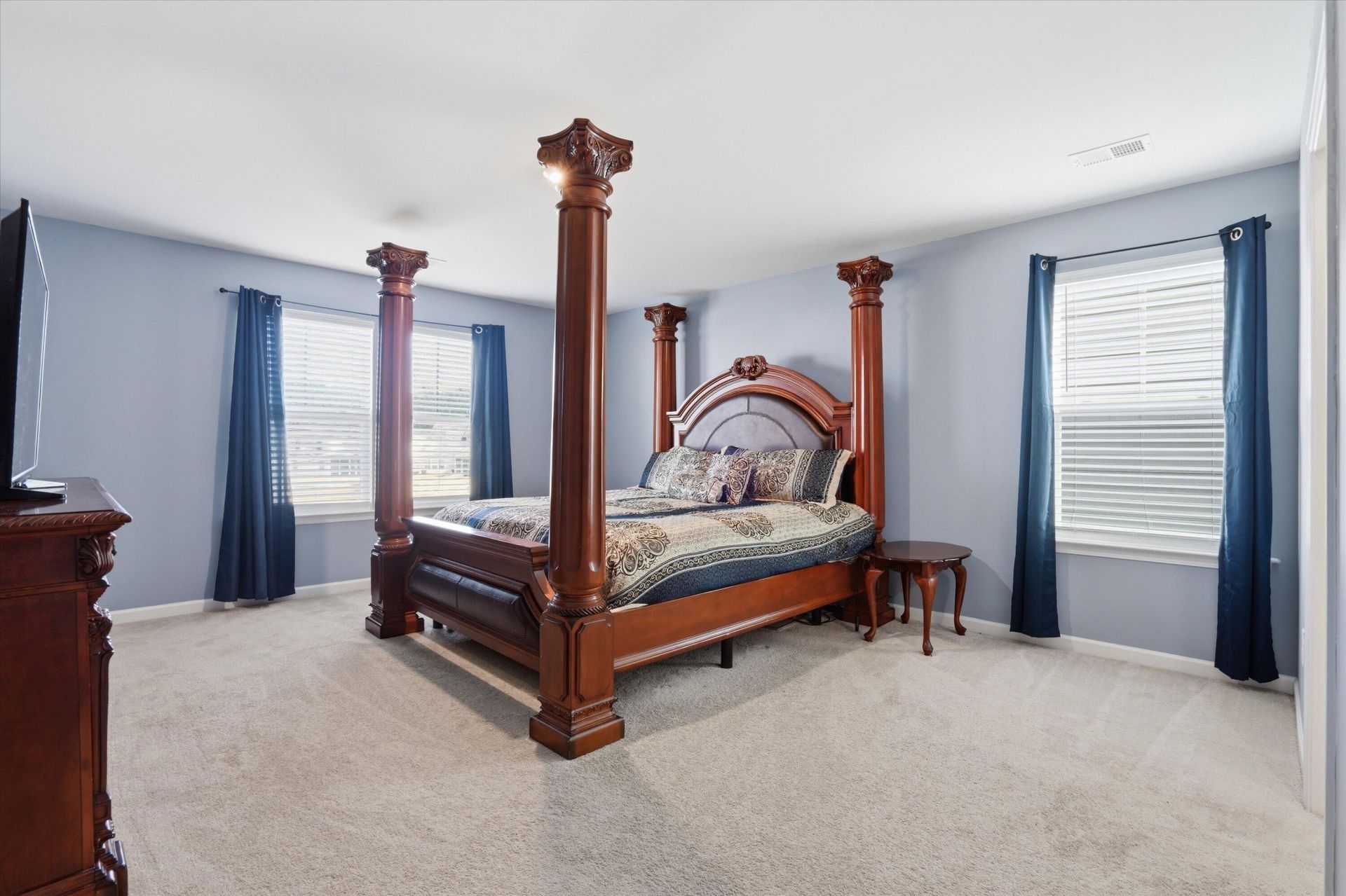 608 Macintyre Circle Photo 31