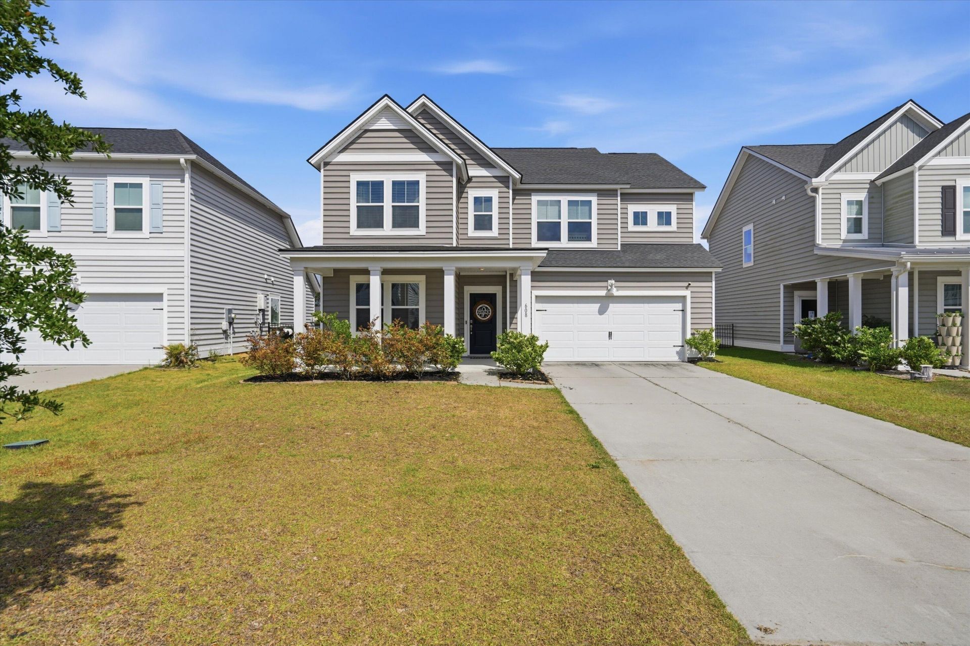 608 Macintyre Circle Photo 4