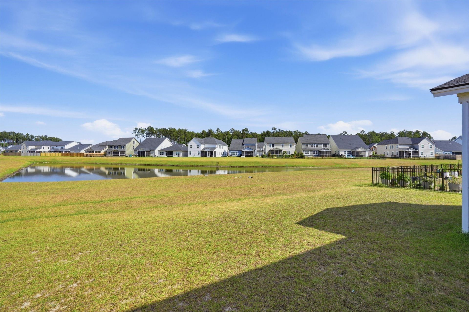 608 Macintyre Circle Photo 43