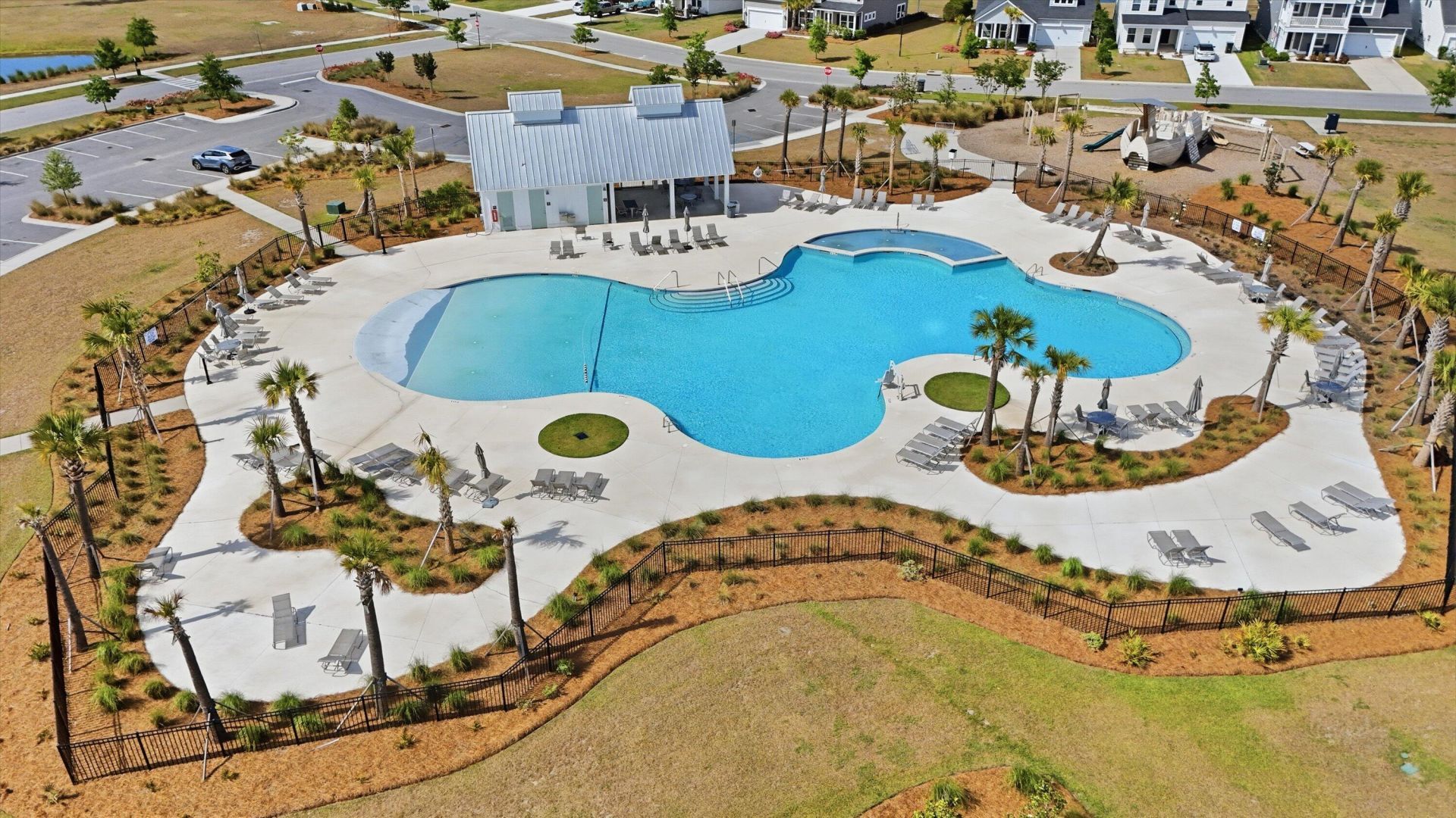 608 Macintyre Circle Photo 50