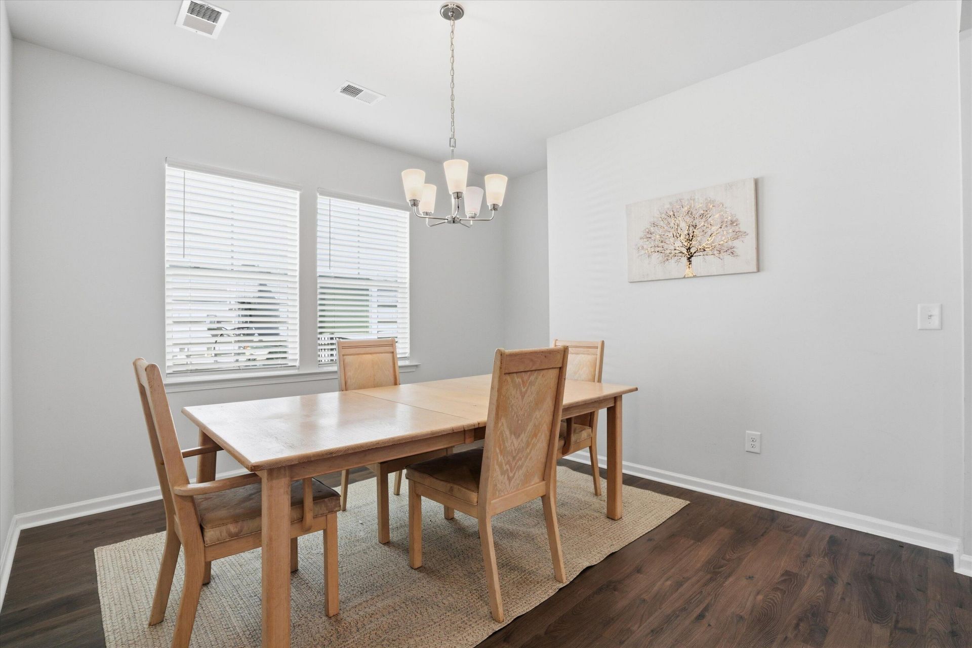 608 Macintyre Circle Photo 9