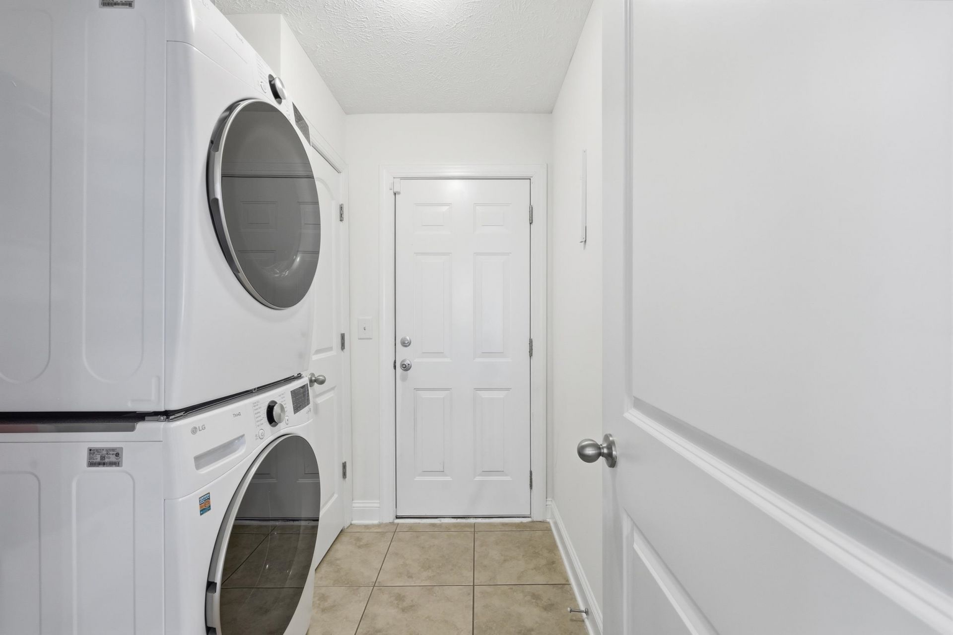 133 Camrose Way Photo 37