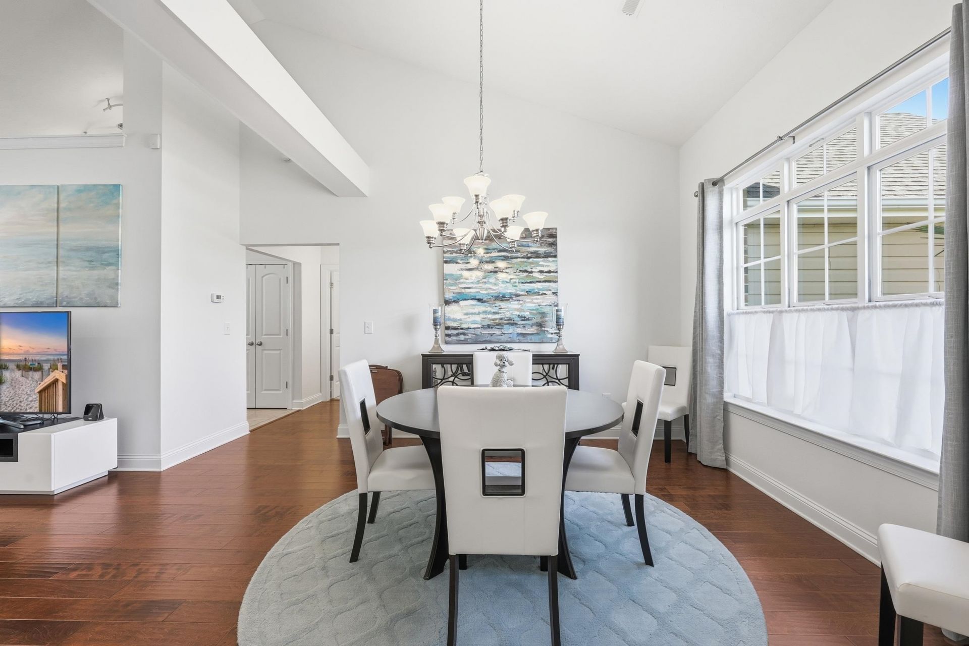 133 Camrose Way Photo 8